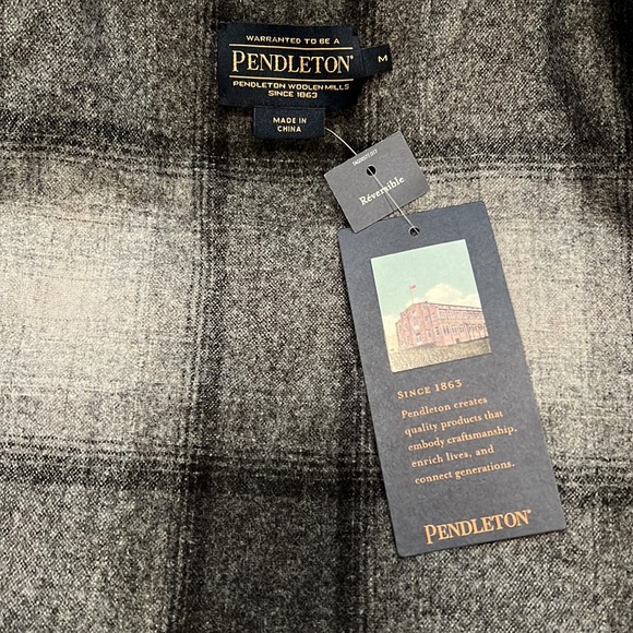 NWT Men’s Pendleton Reversible Vest. Size: Medium - Picture 5 of 5